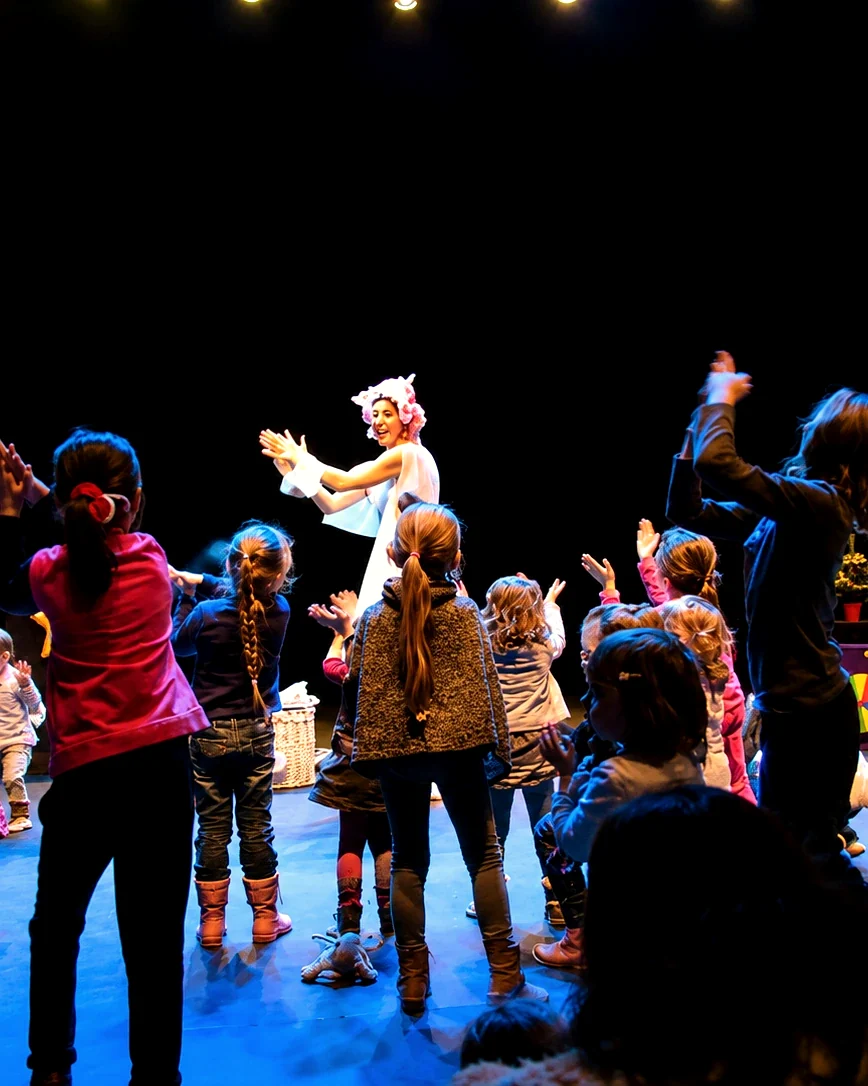 La Fée des Doudous – les enfants participent au spectacle
