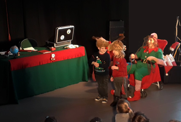 Gribouille apprend à guider les rennes du Père Noël