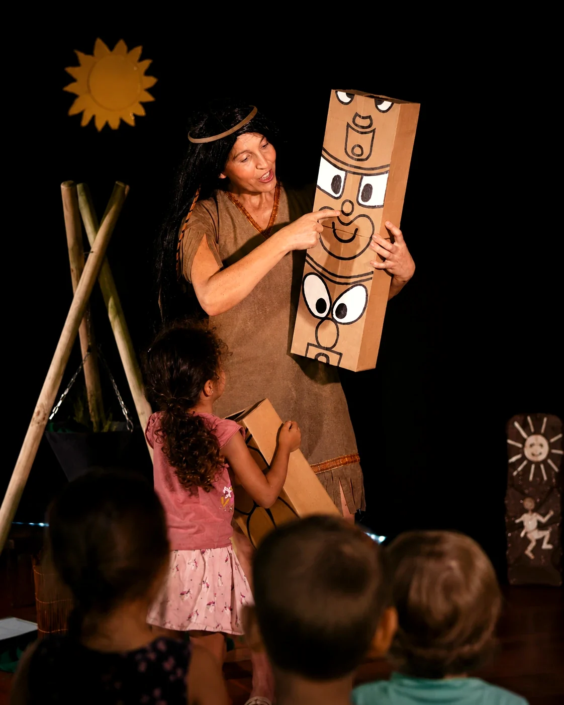 Palita et le secret des couleurs – interaction avec les enfants autour du totem